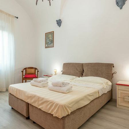 Santo Spirito 2 Bedrooms ฟลอเรนซ์ ภายนอก รูปภาพ