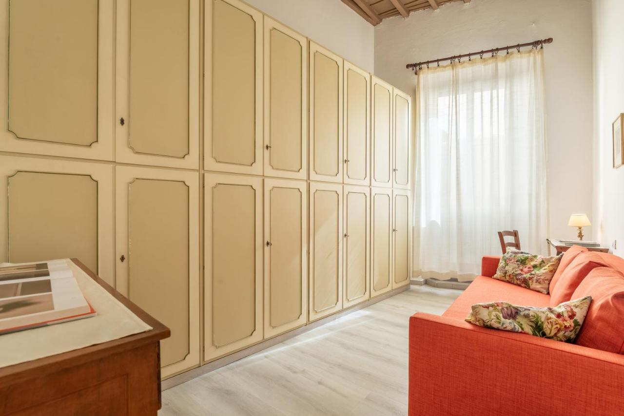 Santo Spirito 2 Bedrooms ฟลอเรนซ์ ภายนอก รูปภาพ